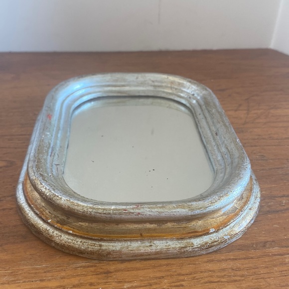 Vintage made in Italy oval antique finish wooden decorative 7” x 5 1/2” mirror - Picture 1 of 10